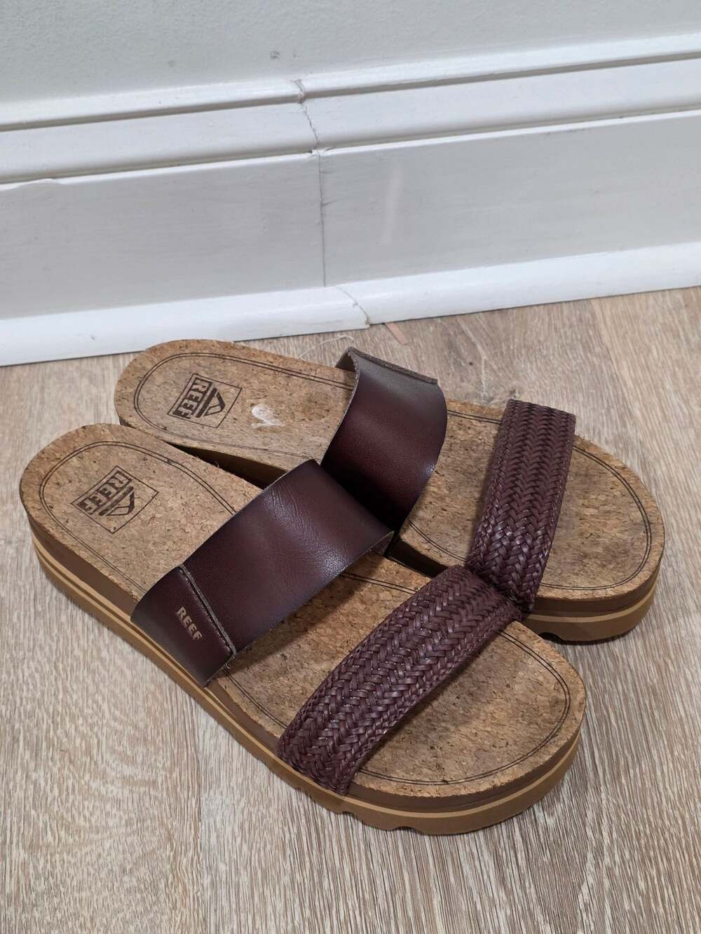 Reef Cushion Vista Hi Sandals Size 8.5 Brown Platform Slide